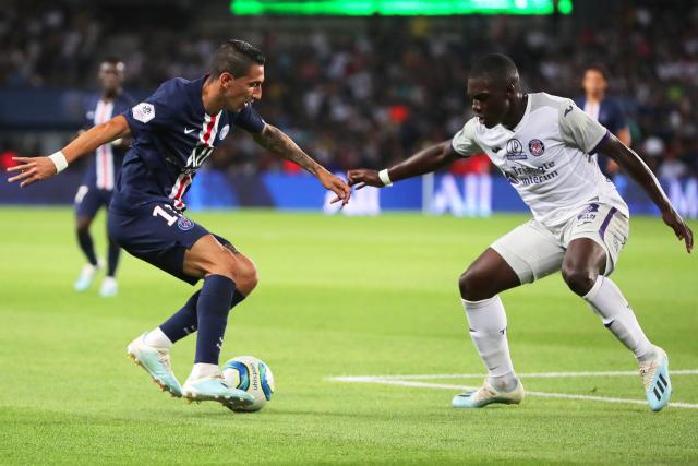 半场战报：曼城1-0领先，哈兰德建功福登浪失良机